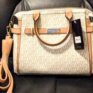 New York Jones signature purse